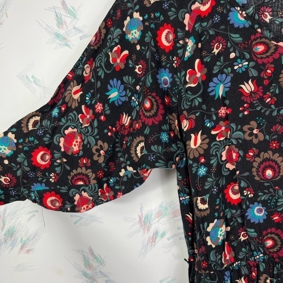 FOREVER 21 Contemporary Black Floral Print Mini Dress - Picture 4 of 12